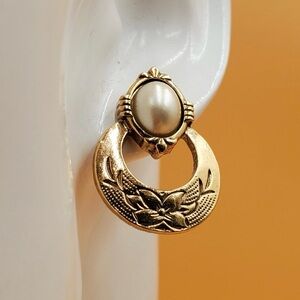 Vintage 1928 Gold Tone Faux Pearl Door Knocker Floral Earrings